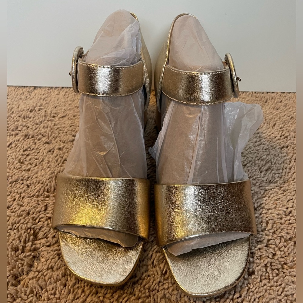 Vionic Chardonnay Gold Heeled Sandal Sz 8W - Picture 4 of 8
